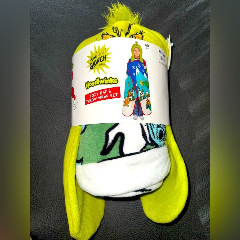 Hoodwinks Cozy Hat and Throw Wrap Set, The Grinch Dr Seuss Hat/ Blanket Set